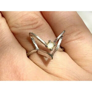 Vintage 18K HGE Gemstone Raised Heart Shaped / Designed Retro Ring - size 5.75